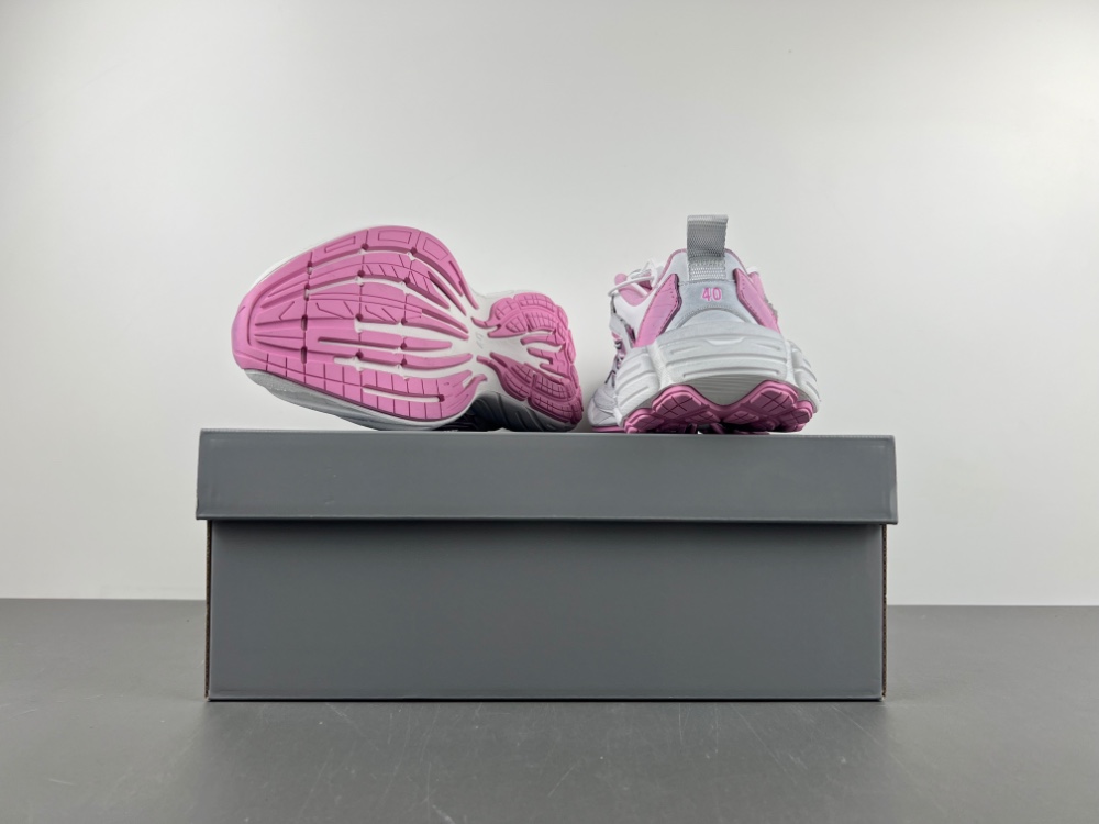 Balenciaga Runner Sneaker 825418 WDWTS 5191