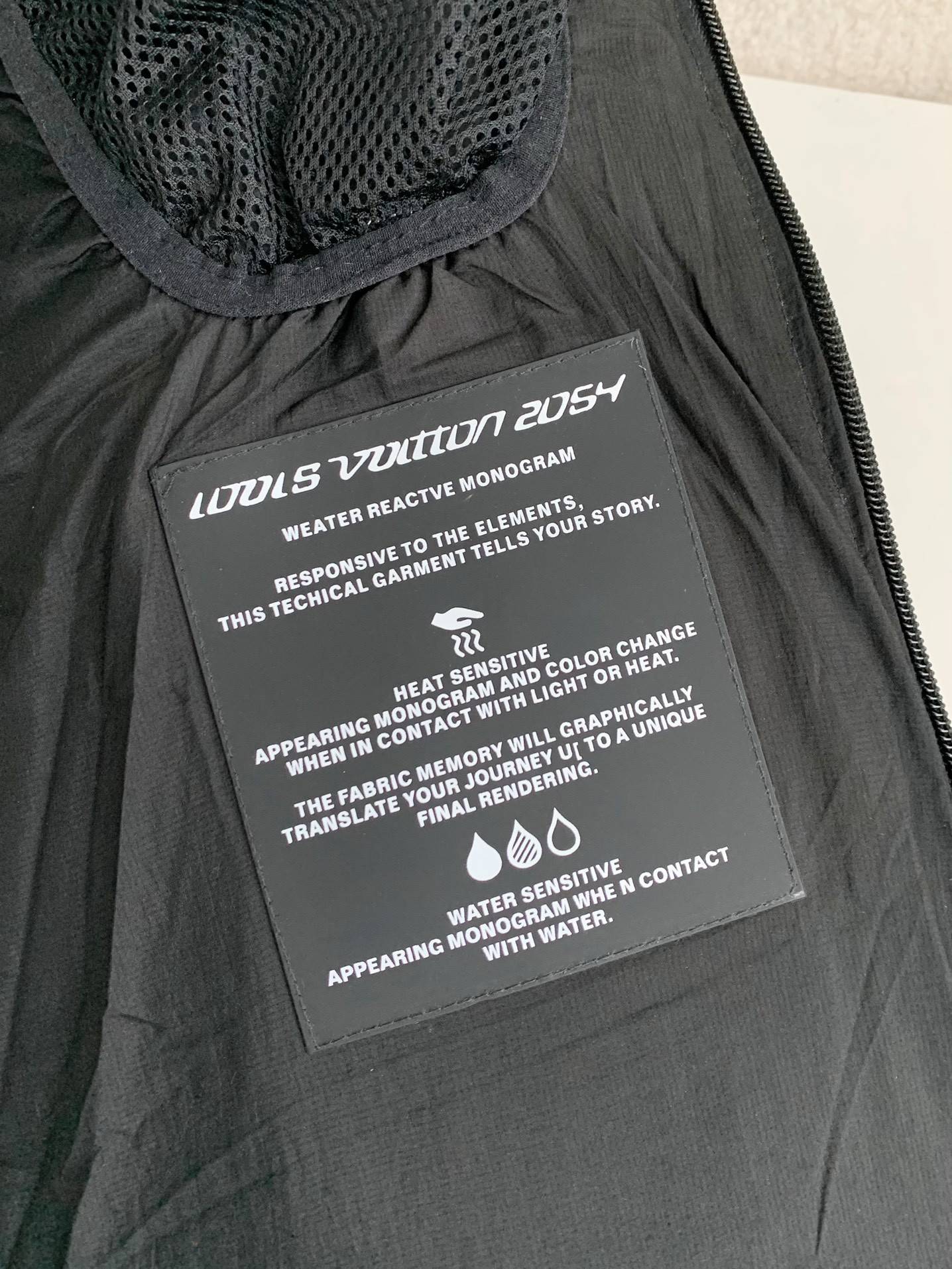 Louis Vuitton 24S warm color changing fabric men