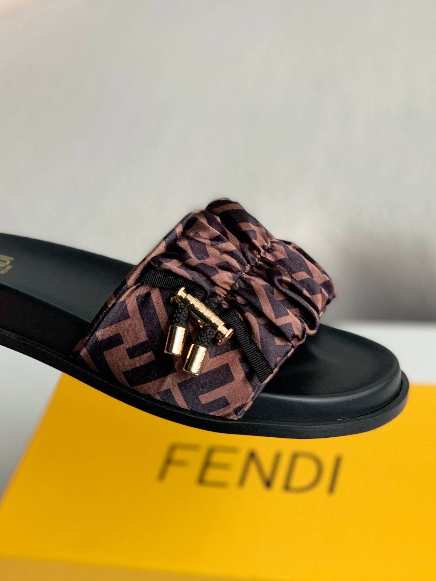Fendi slippers
