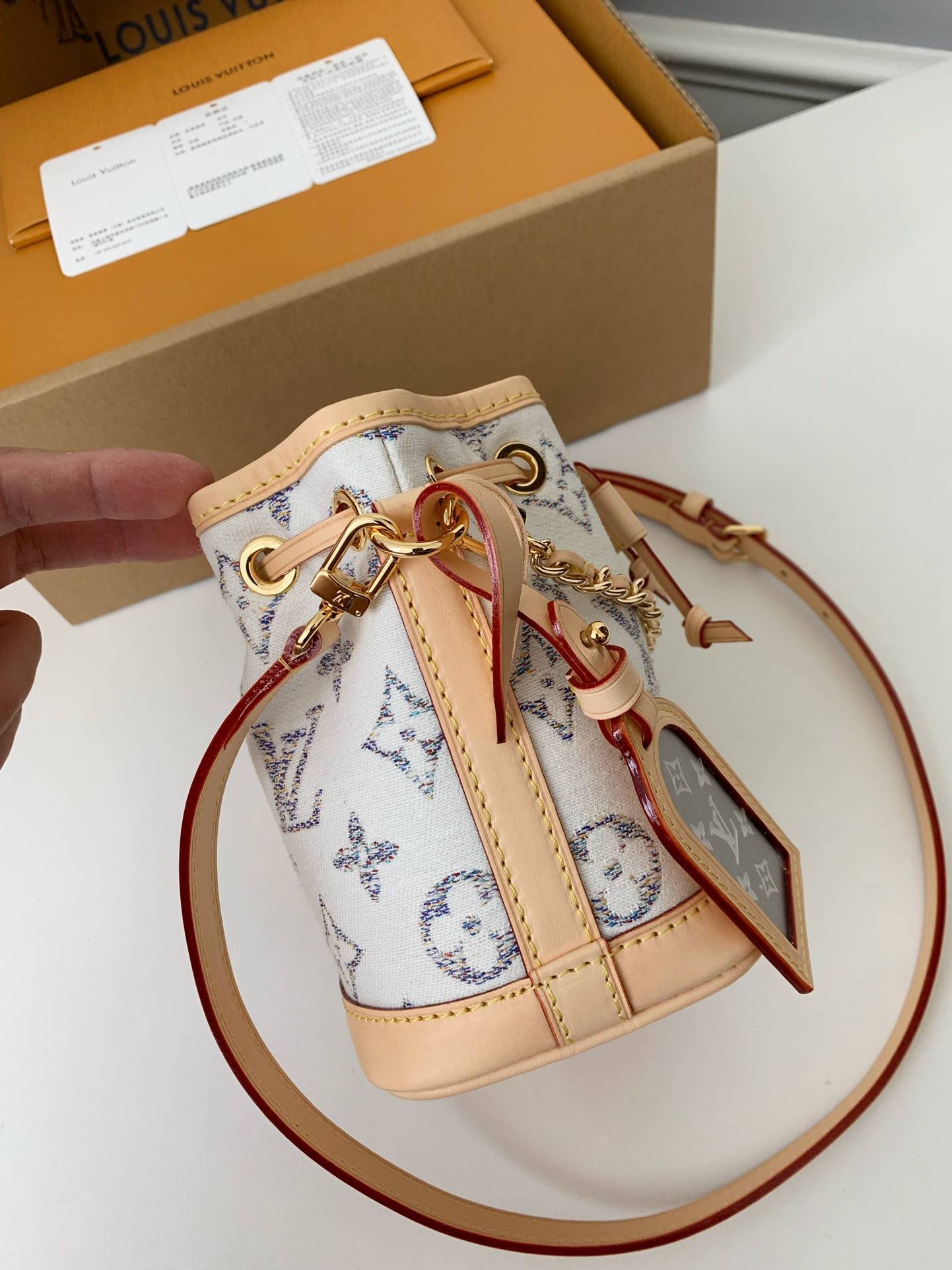 L*V The new Nano No é M83453  Size：13*16*10cm