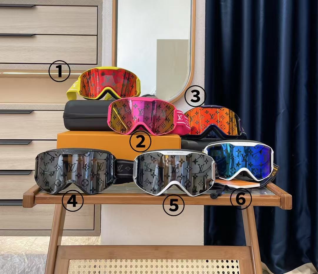 Louis Vuitton''s new ski goggl es
