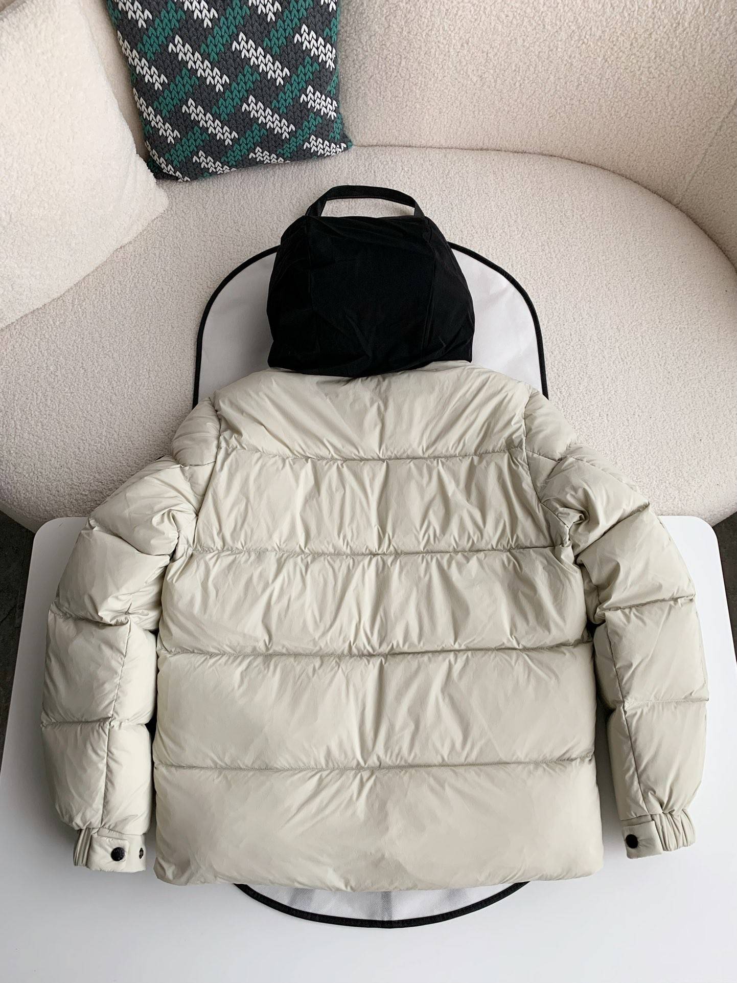 Moncler Montbeliard down jacket