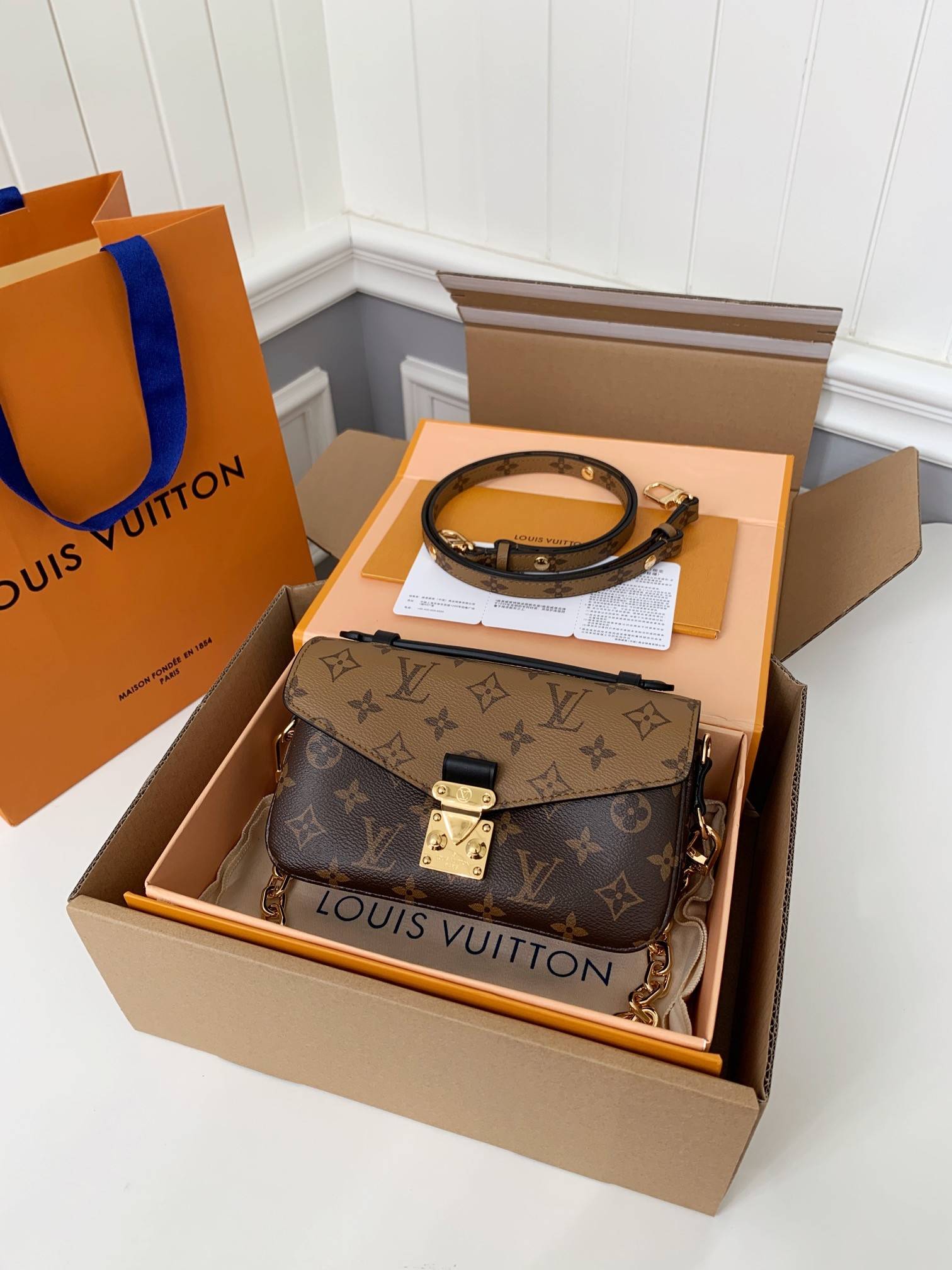 L*V Pochette Metis EAST WEST messenger bag M46225，size：21.5*13.5*6CM