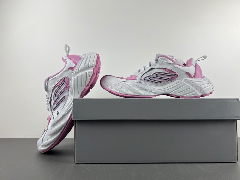 Balenciaga Runner Sneaker 825418 WDWTS 5191
