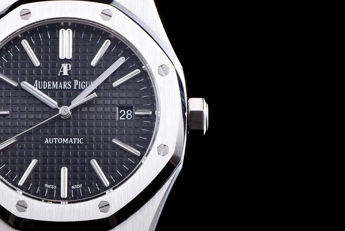 Audemars Piguet Royal Oak 15400 Series Men