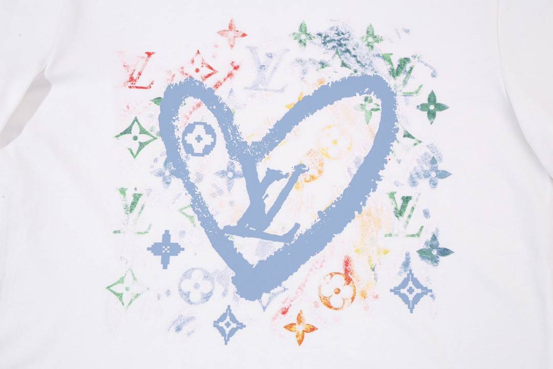 Louis Vuitton 230,000 new T-shirts for spring and summer