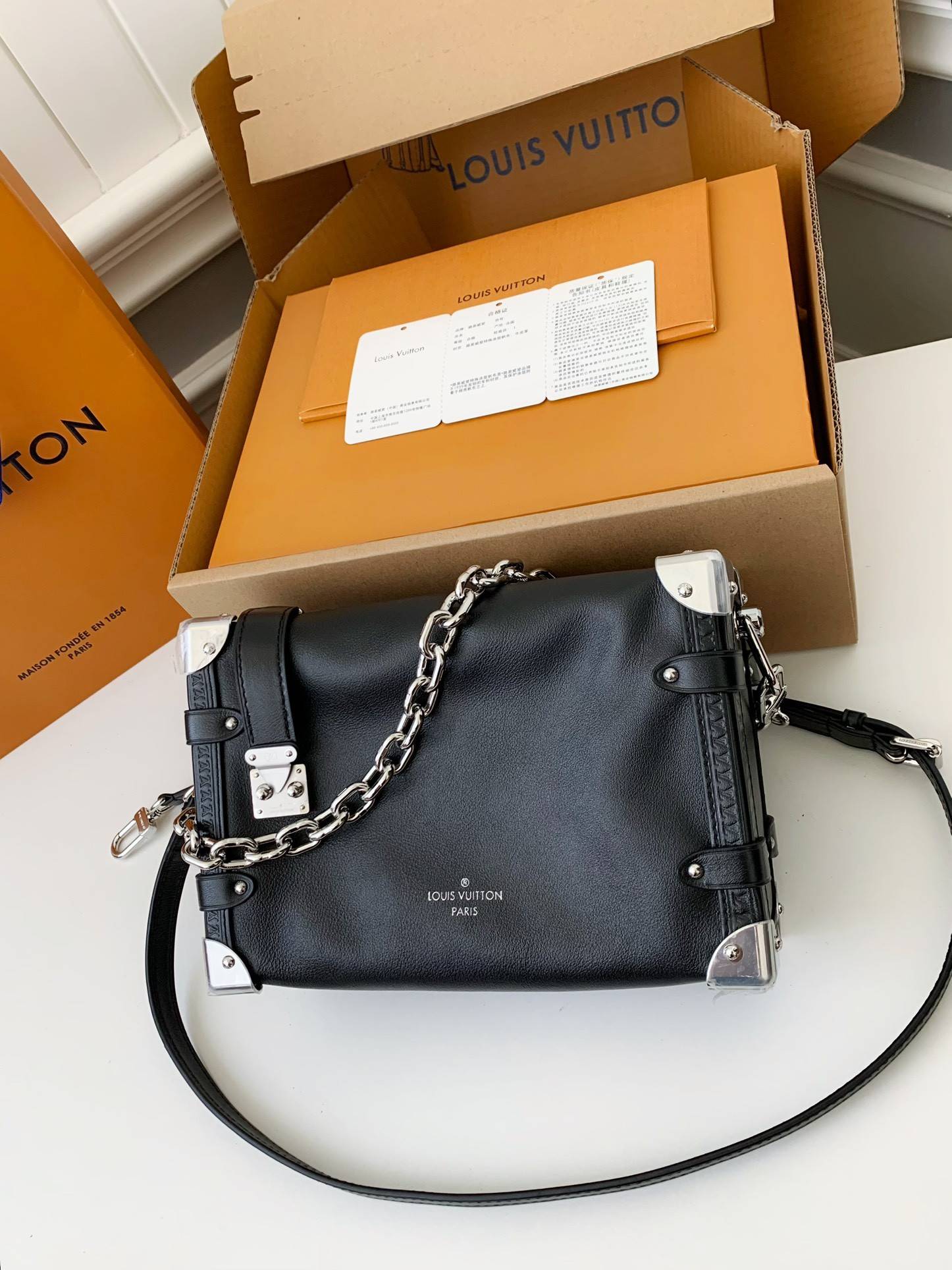 L*V New SIDE TRUNK full leather medium size handbag  M11350  Size：21*14*6cm