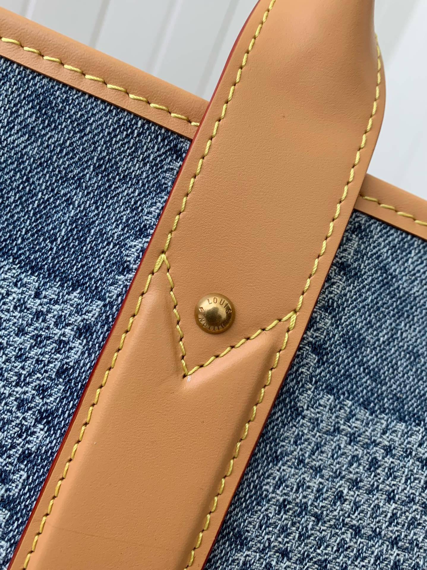 L*V New Weekend TOTE tannin jean bag N40702 Size:43*34*17.5cm