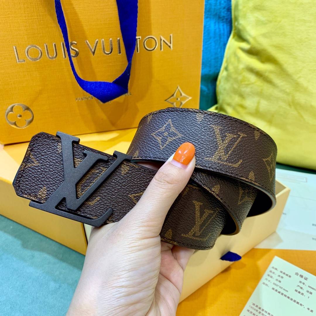 Louis Vuitton LV men''s belt  INITIALES M9043T