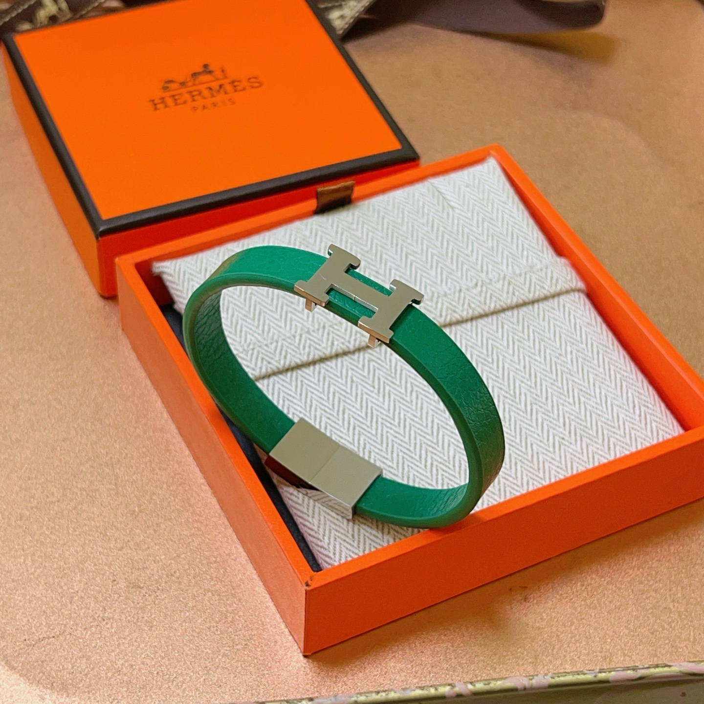 Hermès leather strap pure handmade leather material series 18k gold bracelet