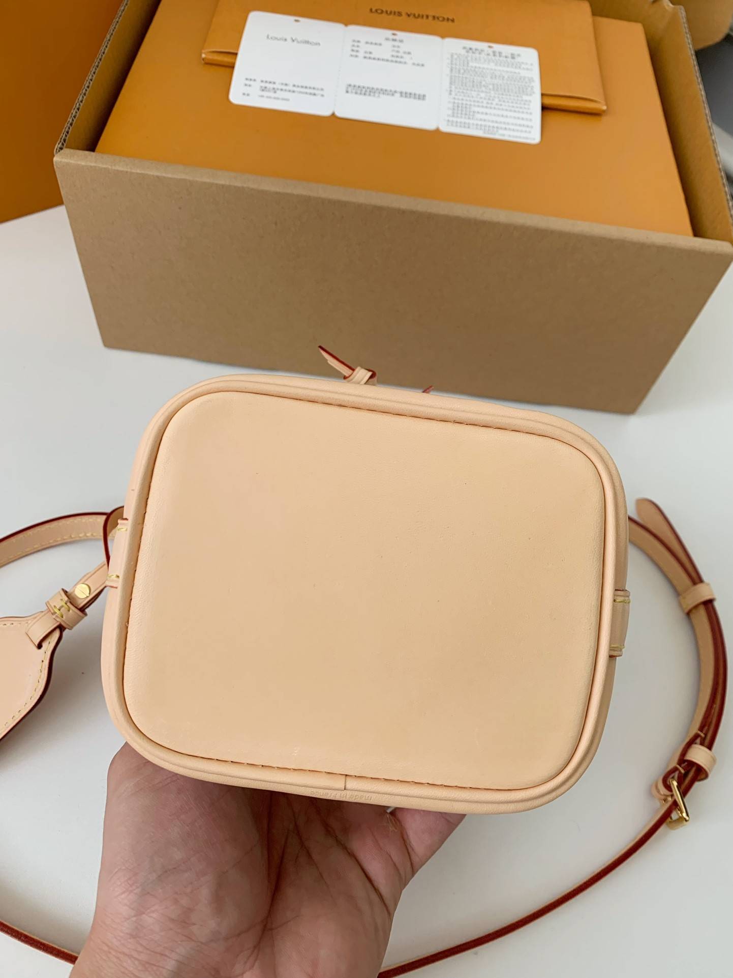 L*V The new Nano No é M83453  Size：13*16*10cm