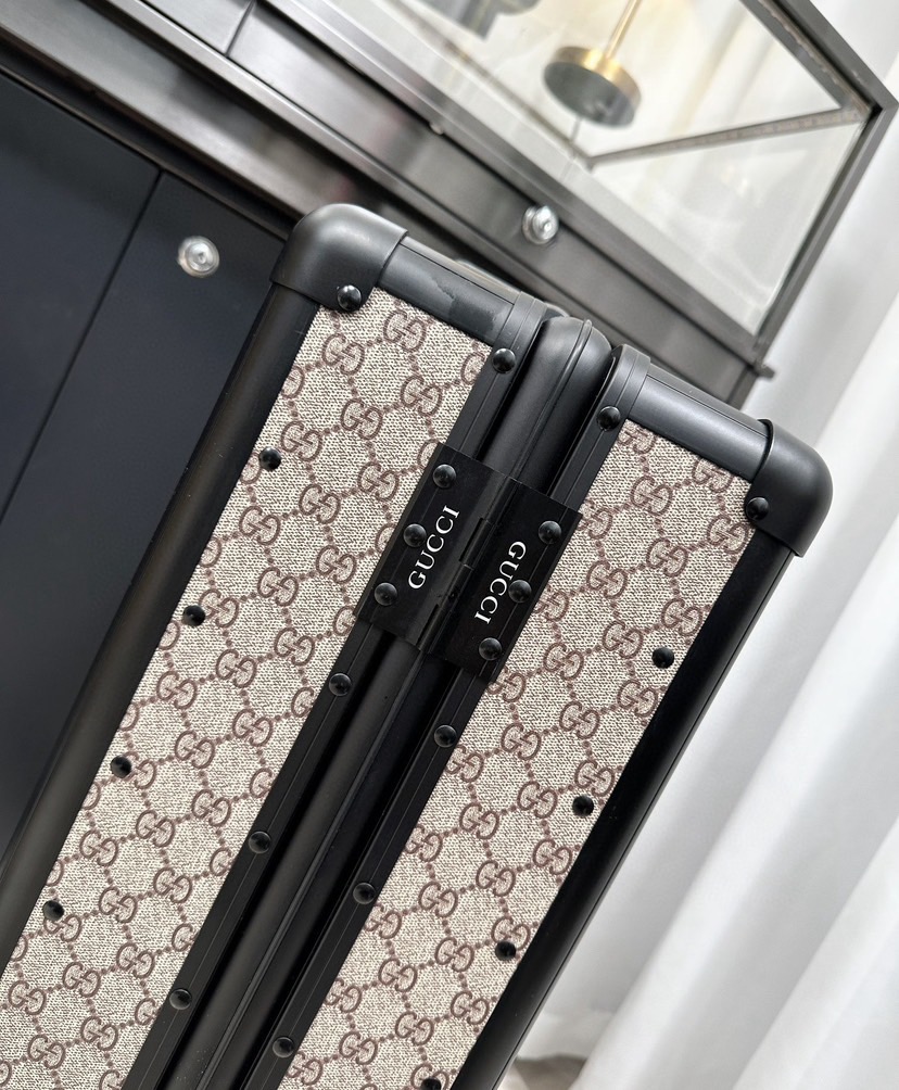 G*u*i luggage/trolley case vintage size 20 inch