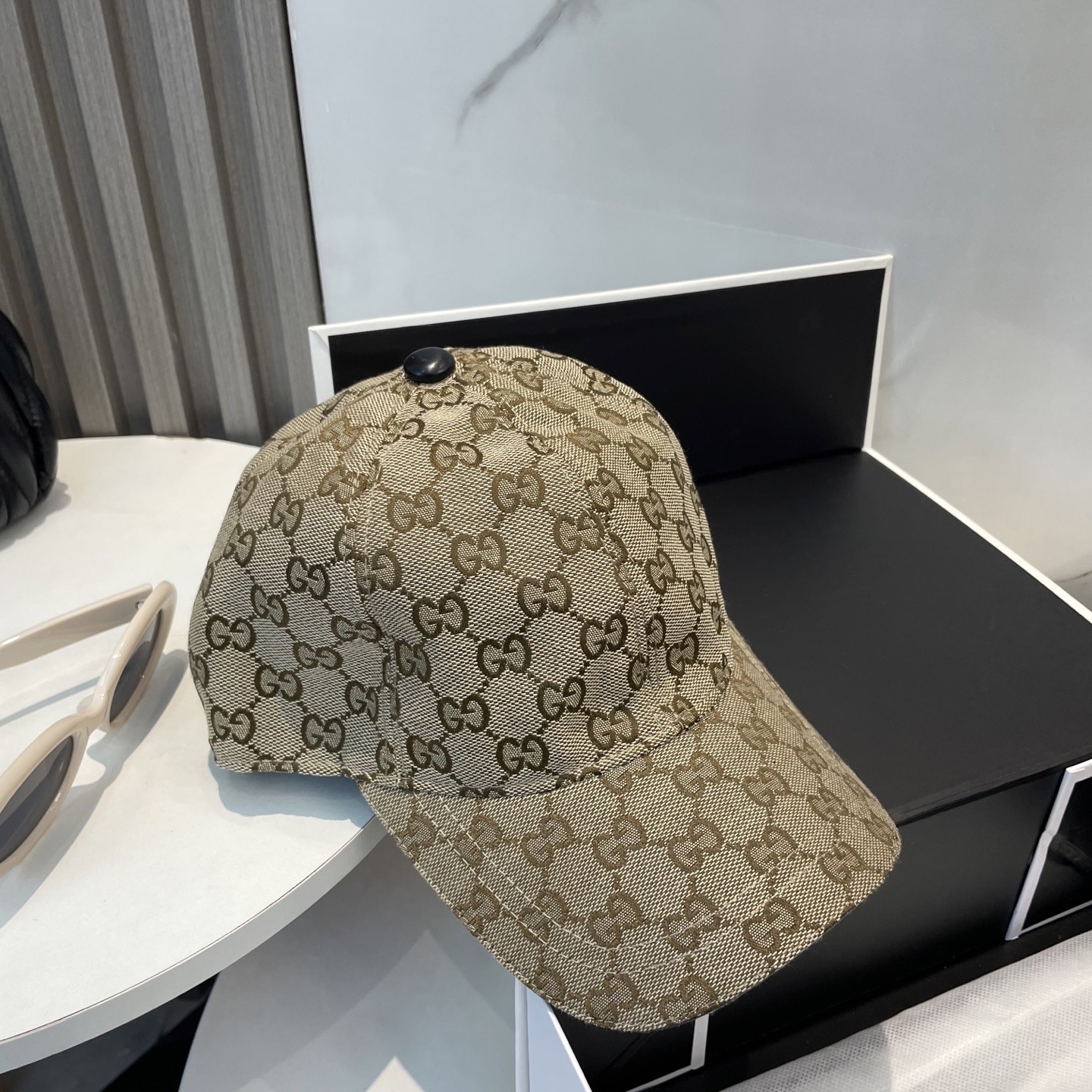 [#4935] G*u*i baseball cap peaked c ap hat