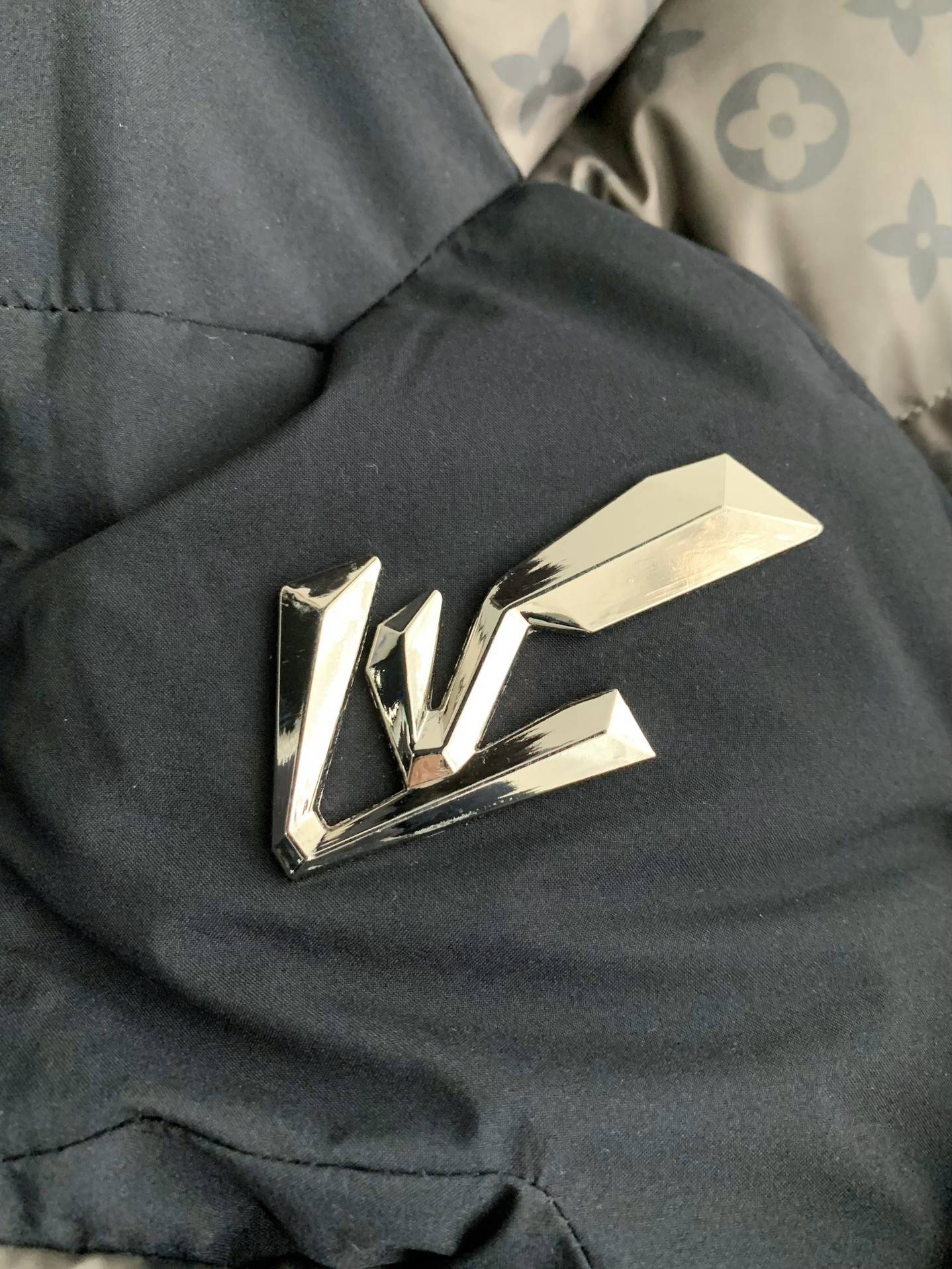 Louis Vuitton 24S warm color changing fabric men