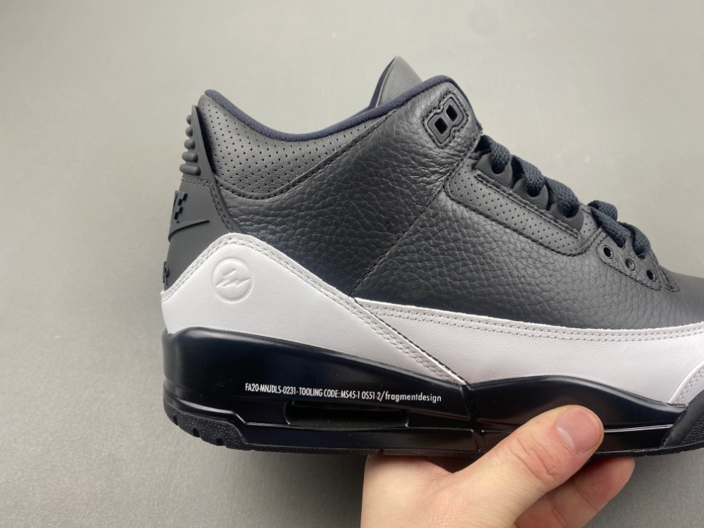 Fragment Design x Air Jordan 3 DA3595-001