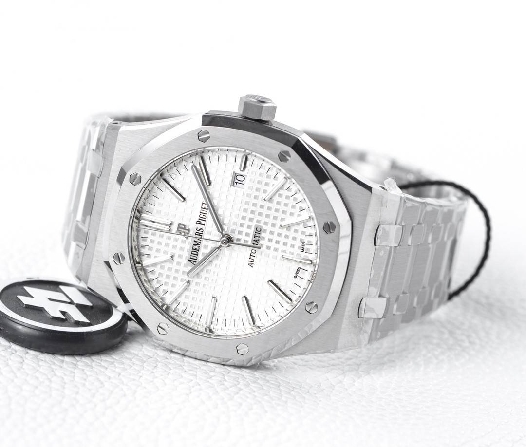 Audemars Piguet Royal Oak 15400 Series Men