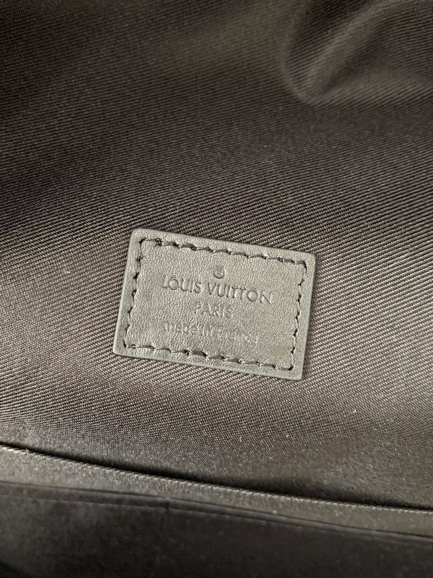 L*V DISCOVERY Small Backpack PM M22558 Size: 29 * 38 * 20cm