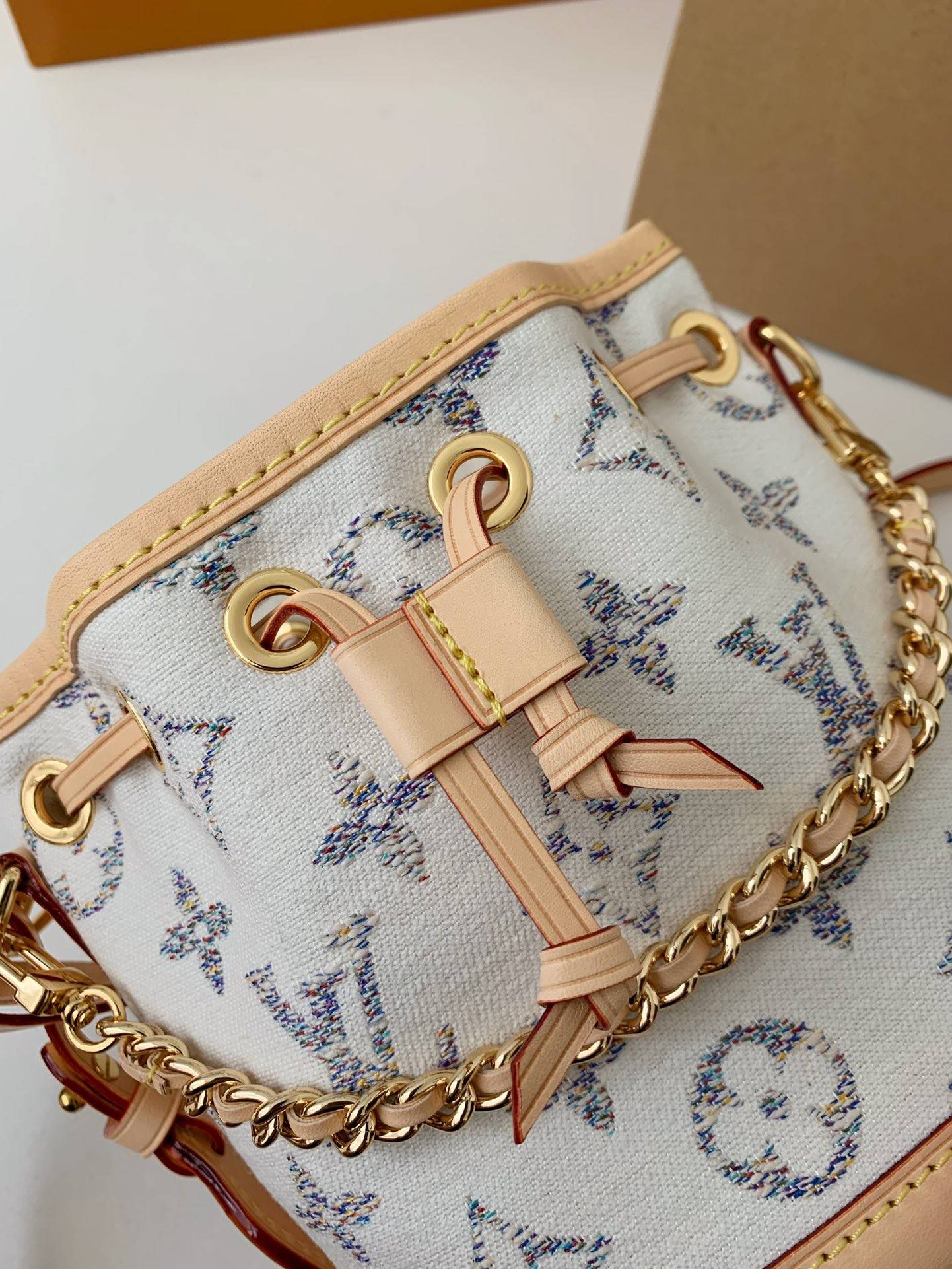 L*V The new Nano No é M83453  Size：13*16*10cm