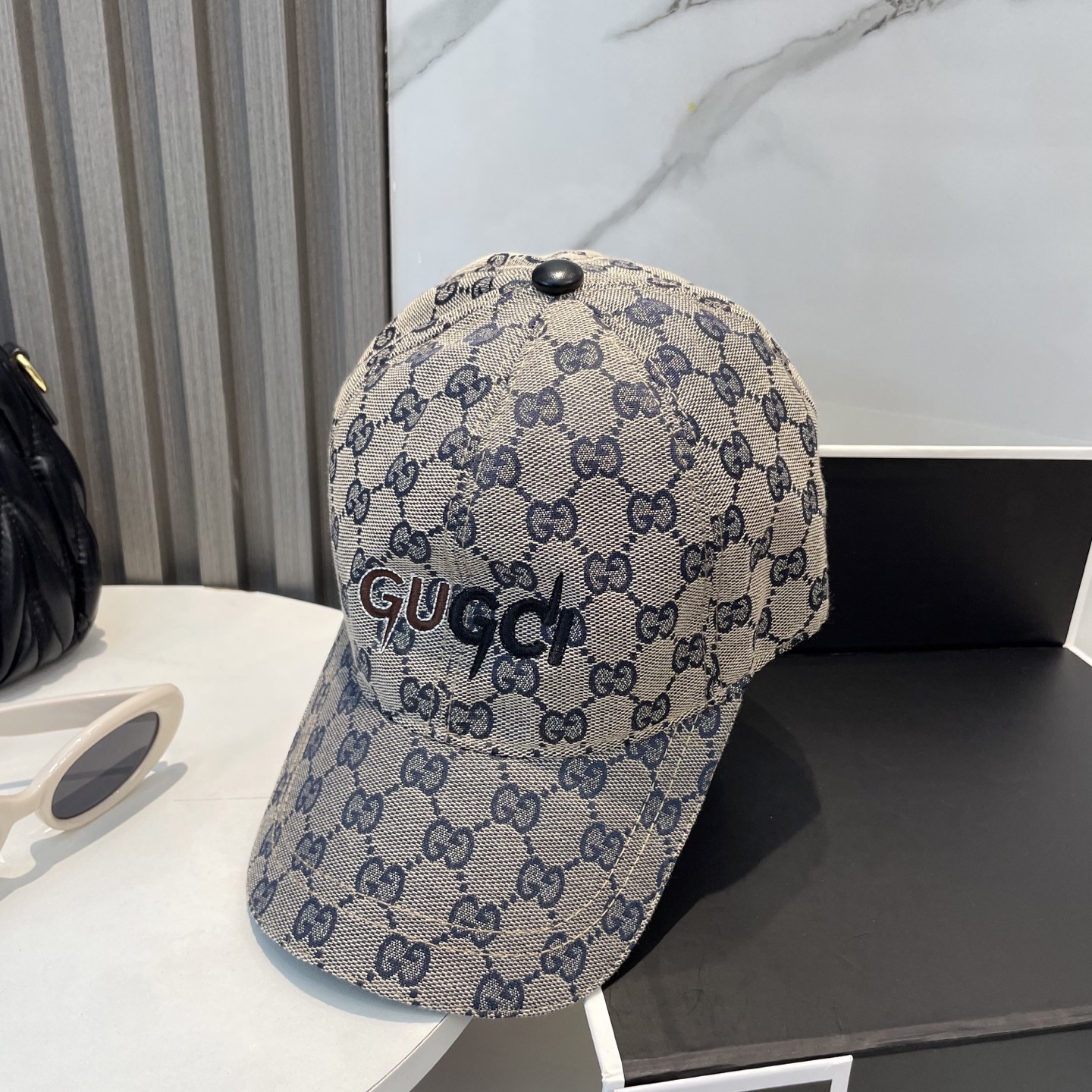 [#4932] G*u*i baseball cap peaked c ap hat