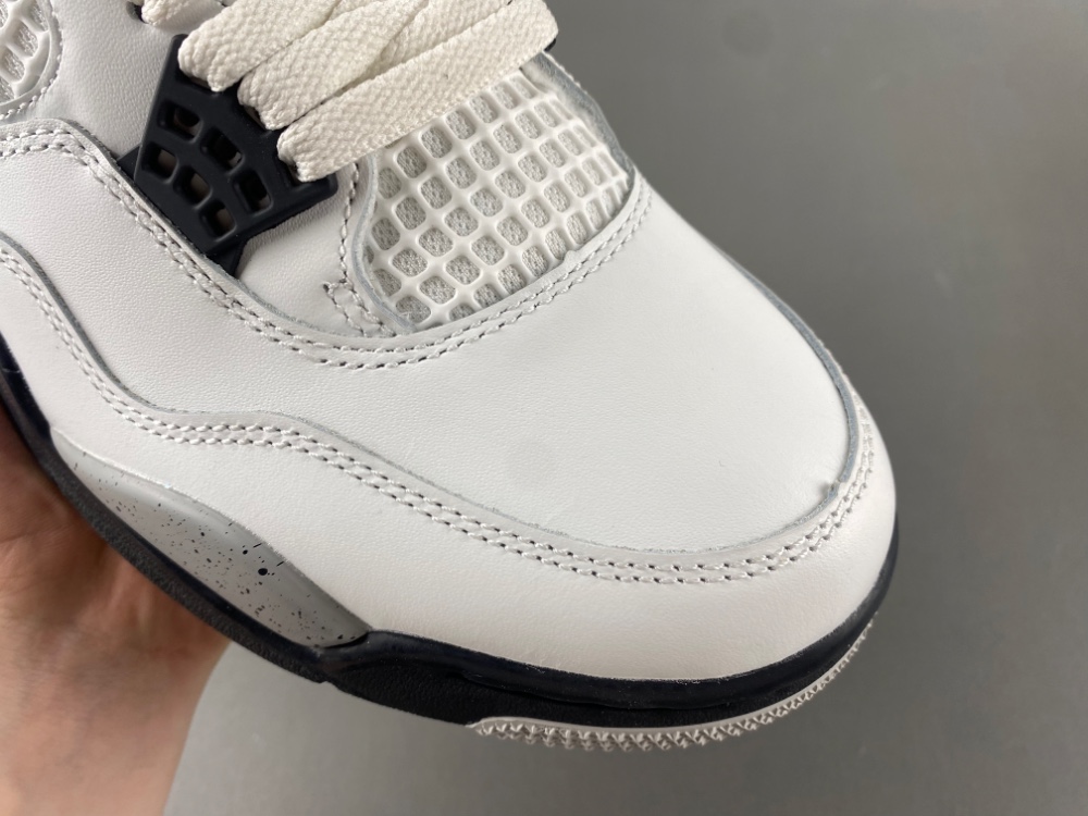 Air Jordan 4 “White Cement” 2025 FV5029-100