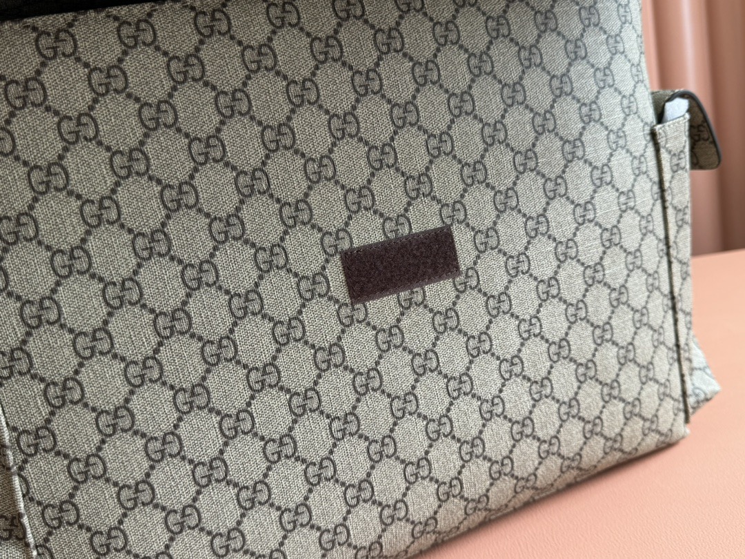 G*u*i unisex! hot selling classic diaper bag sureme model: 211131 size: 44x28x14cm