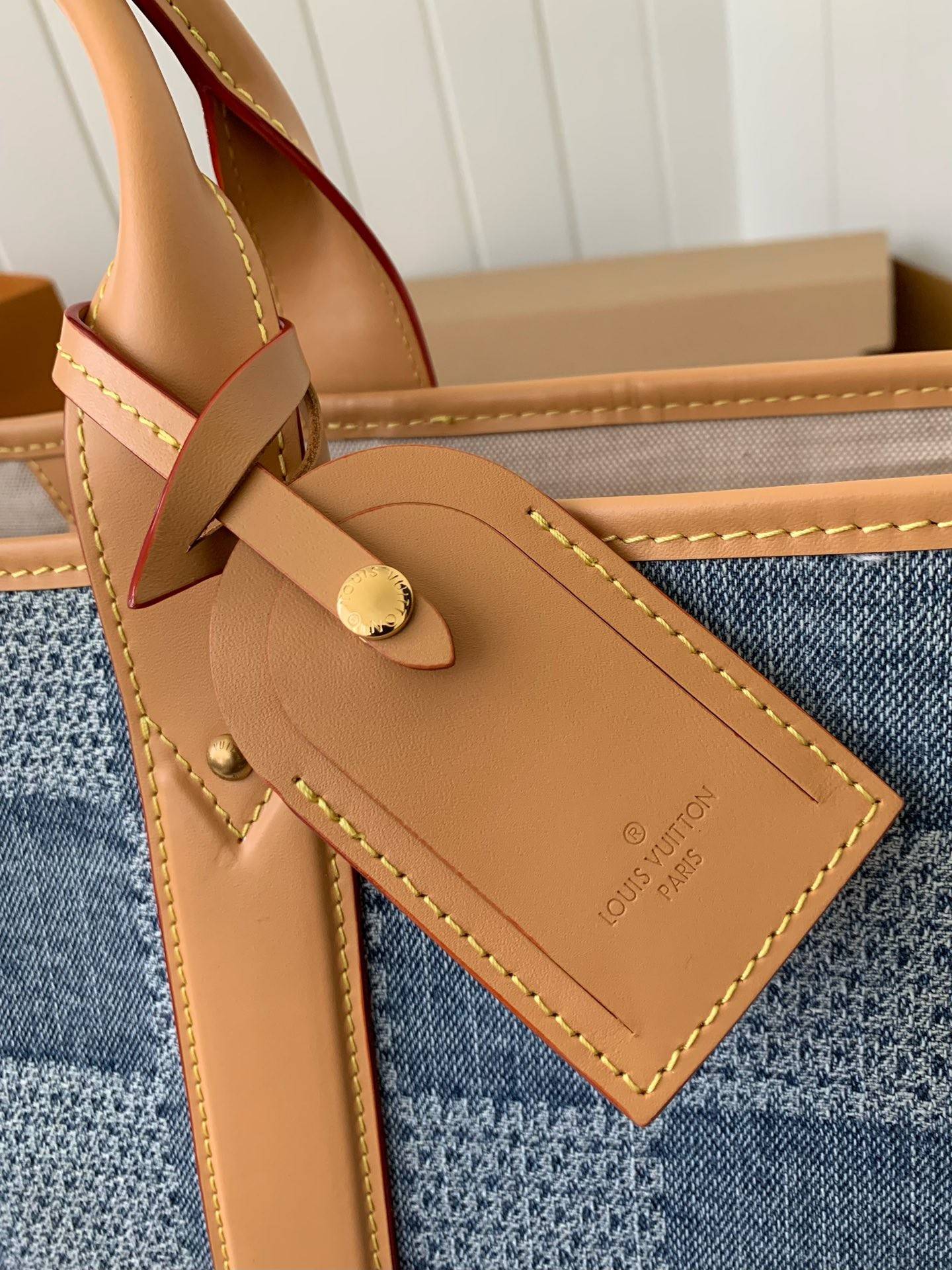 L*V New Weekend TOTE tannin jean bag N40702 Size:43*34*17.5cm