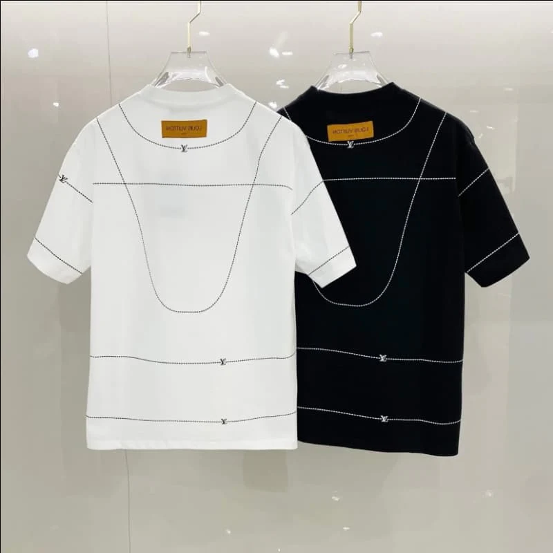 2025 Line Necklace & Metal Accent T-Shirt