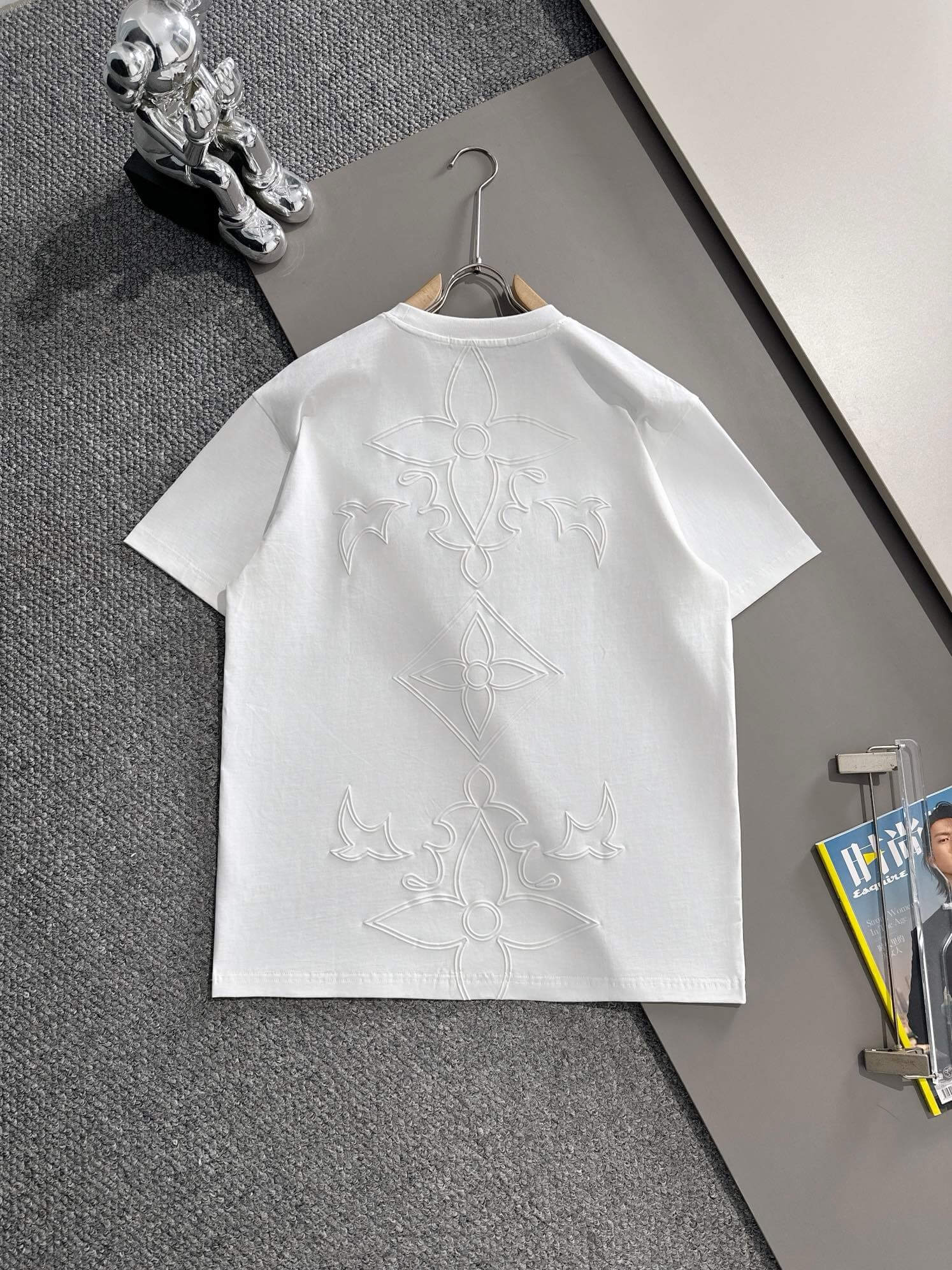 Classic Pattern Embroidery T Shirt