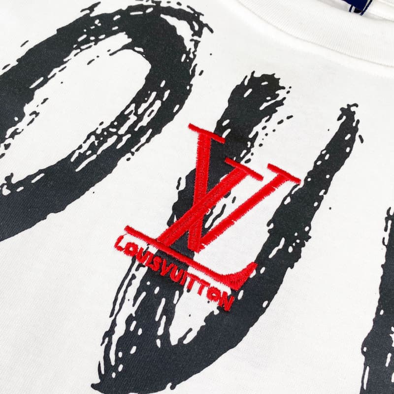 Necklace Letter + Chest Embroidery T-shirt