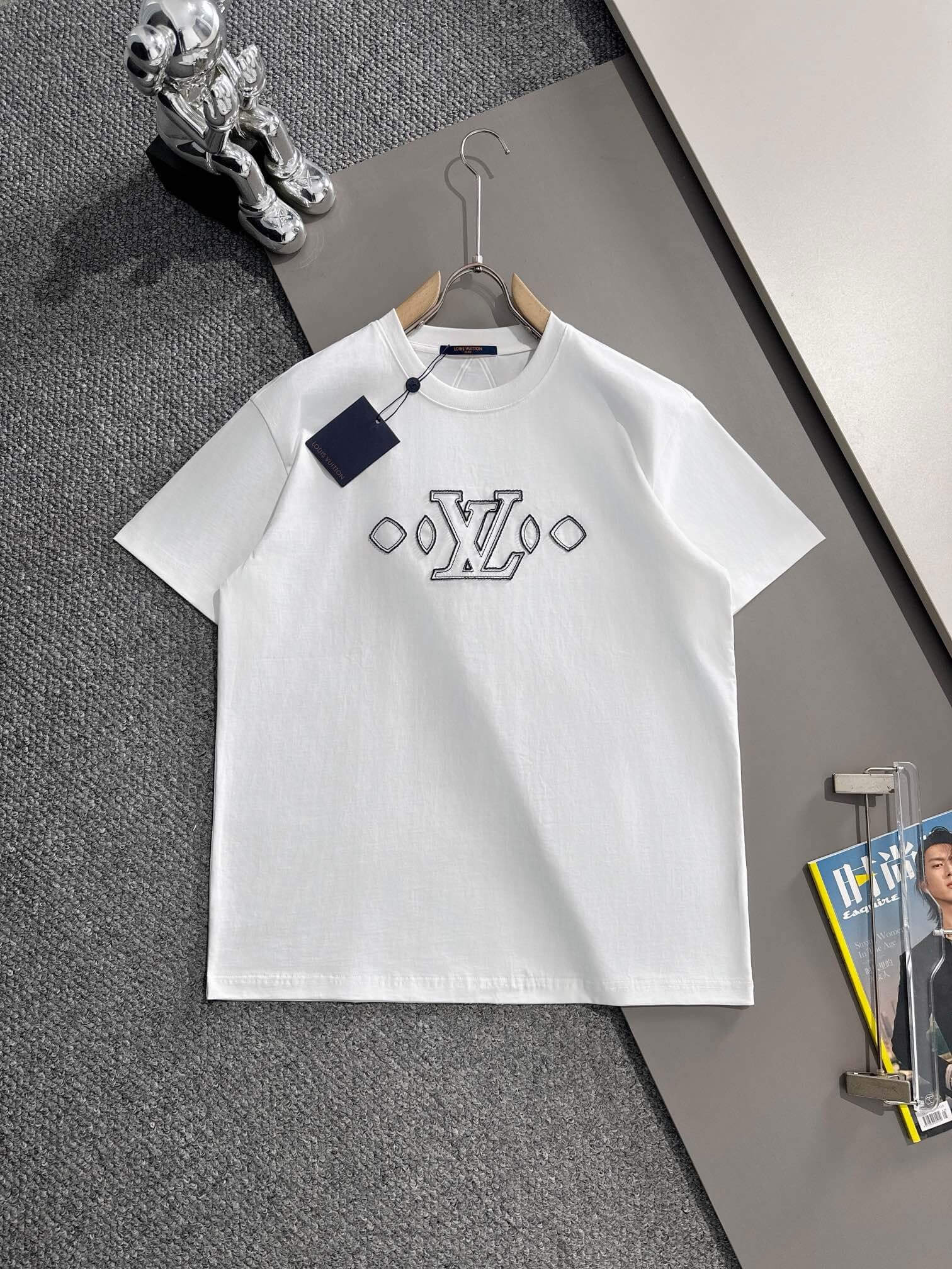 Classic Pattern Embroidery T Shirt