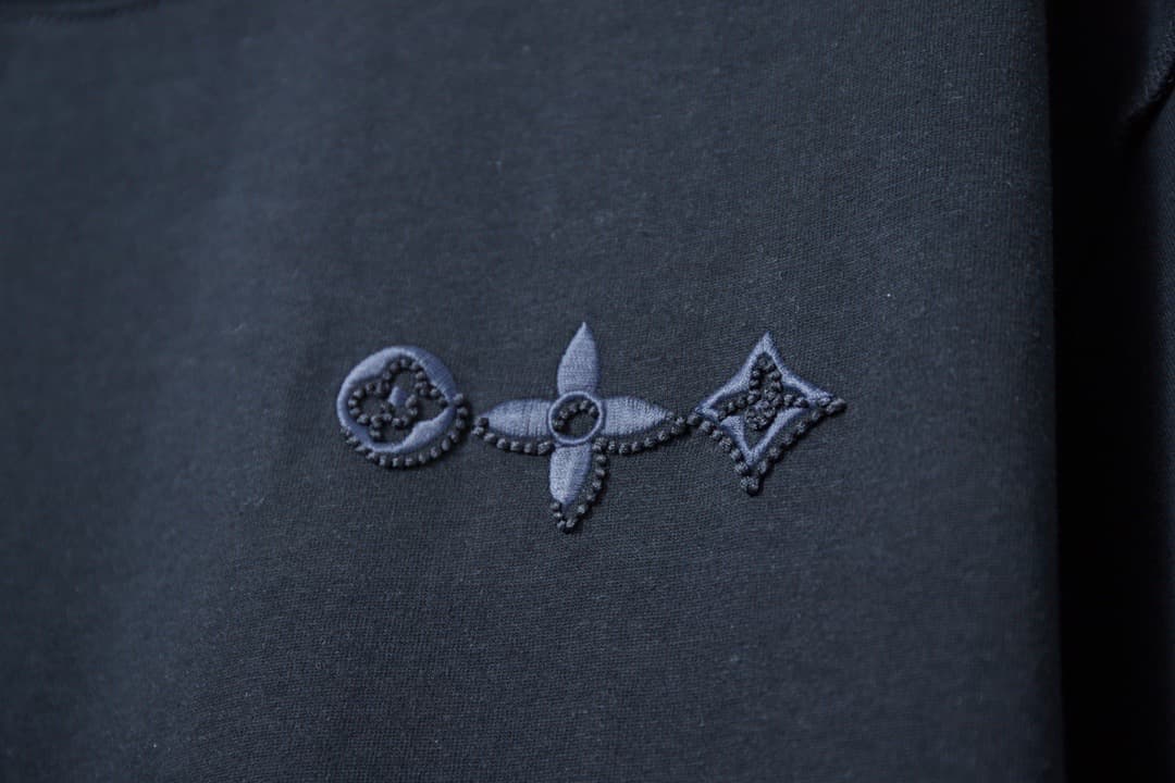 Back Graffiti Print + Front Embroidery T-shirt