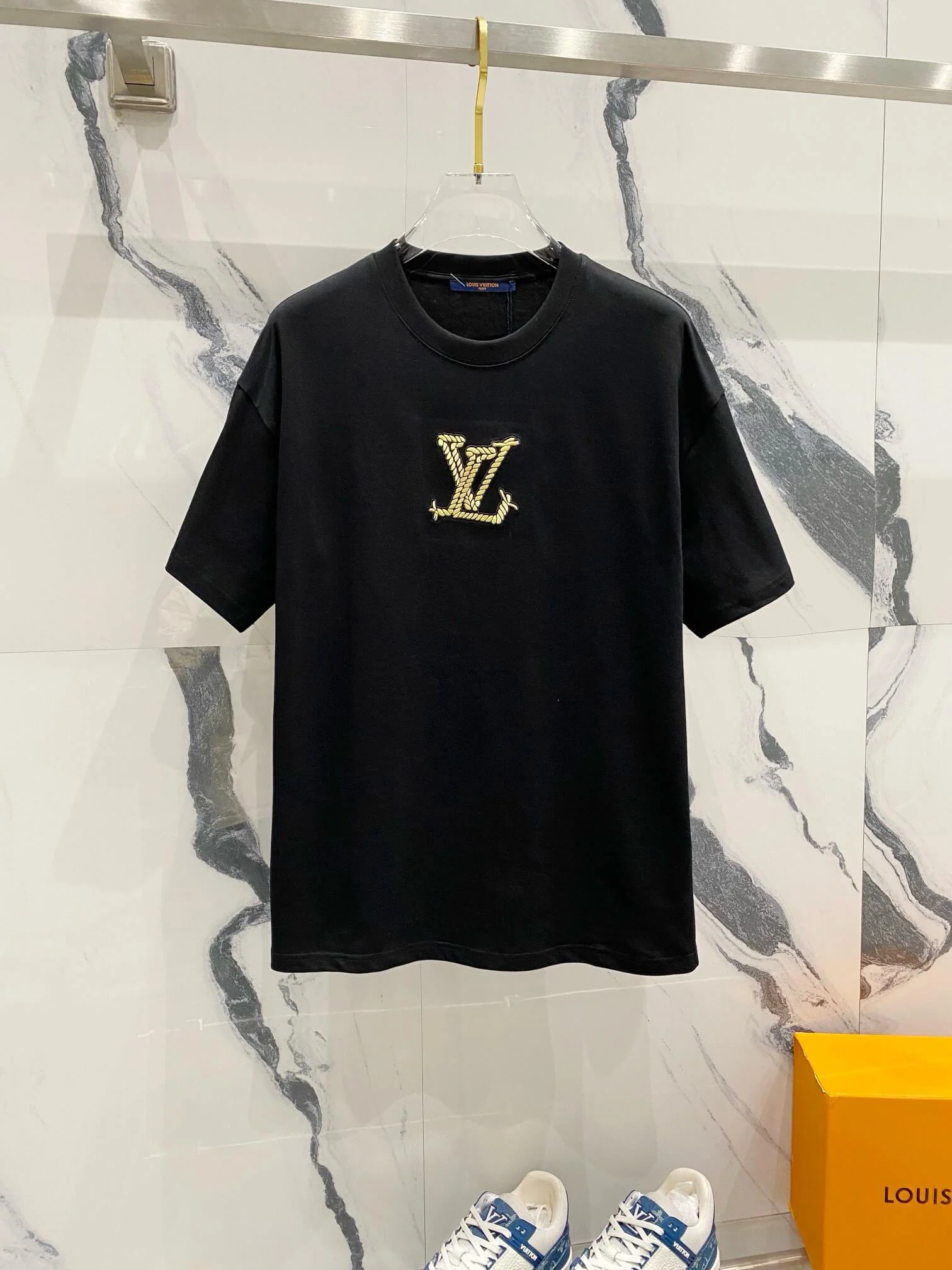 Rope Pattern Embroidery T Shirt