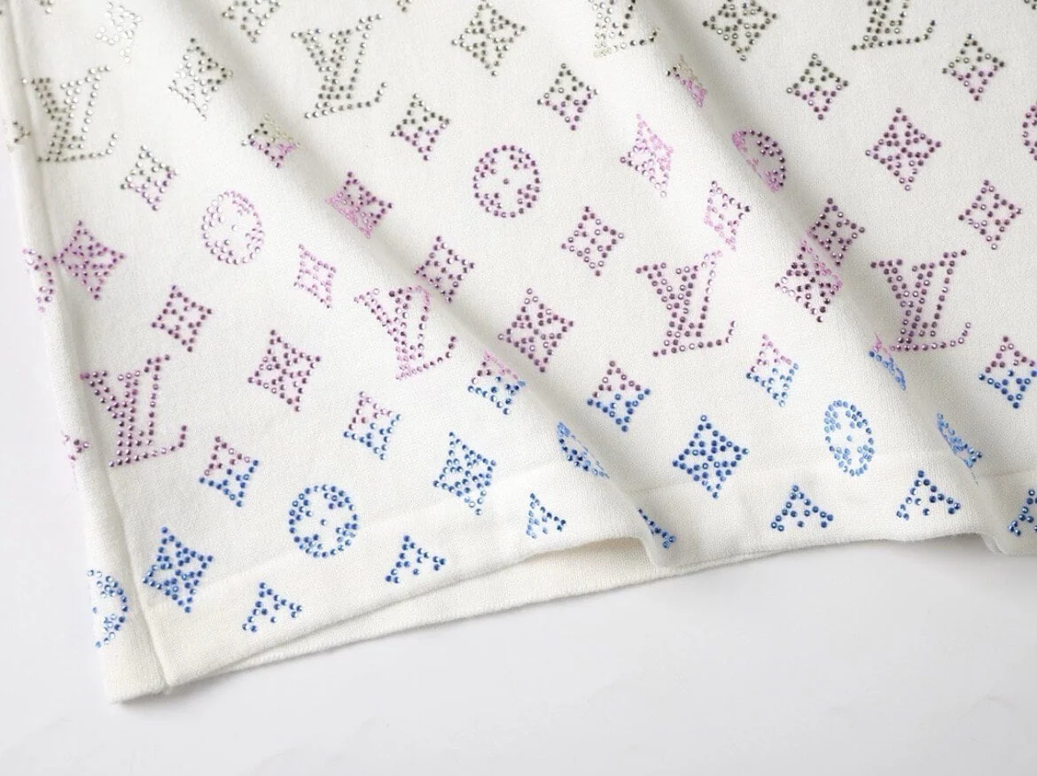 colored Di*m*nd t shirt