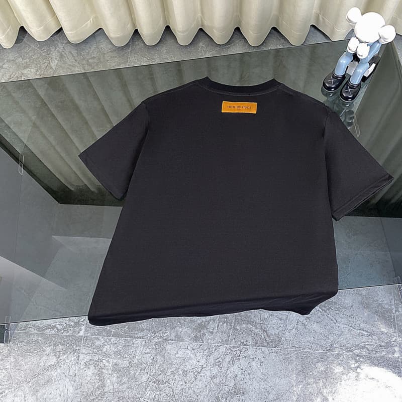 Classic Necklace T-shirt