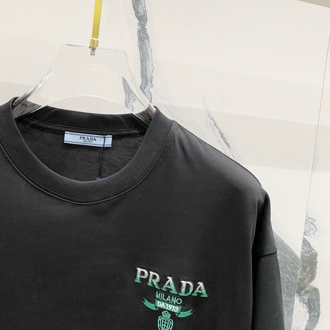 Green Pattern Embroidery T Shirt