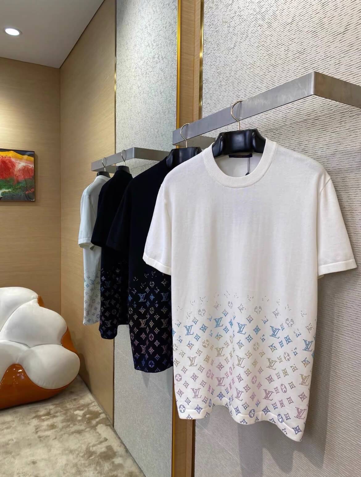 colored Di*m*nd t shirt