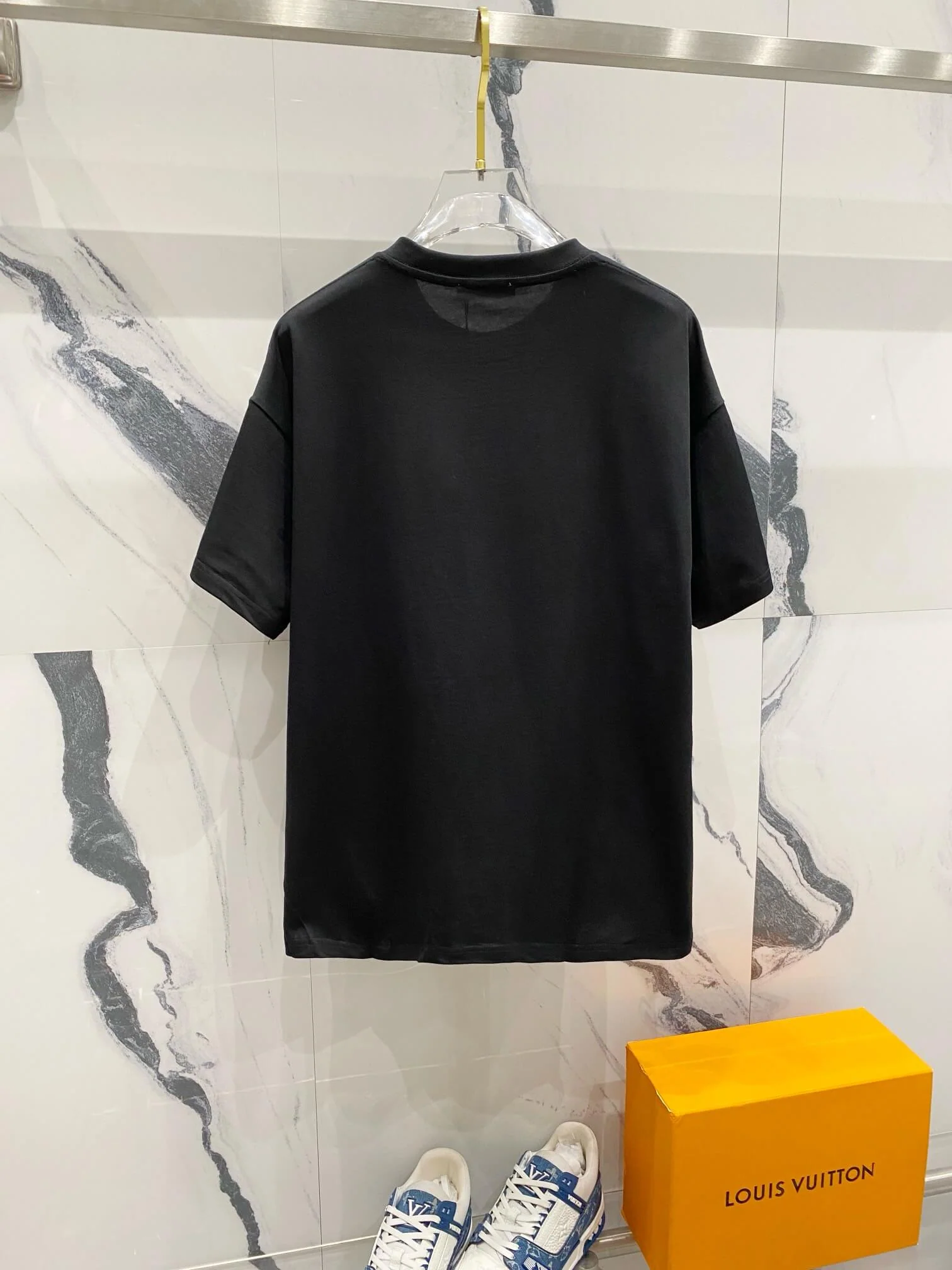 Green Pattern Embroidery T Shirt