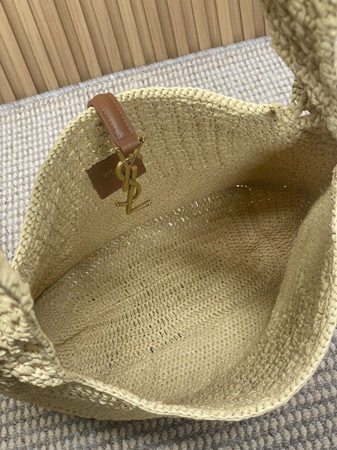 YSL Apricot Braid/Gold Handmade Braided Bag Raffia Braided Style No.: 690941 Size: 30×37×14cm