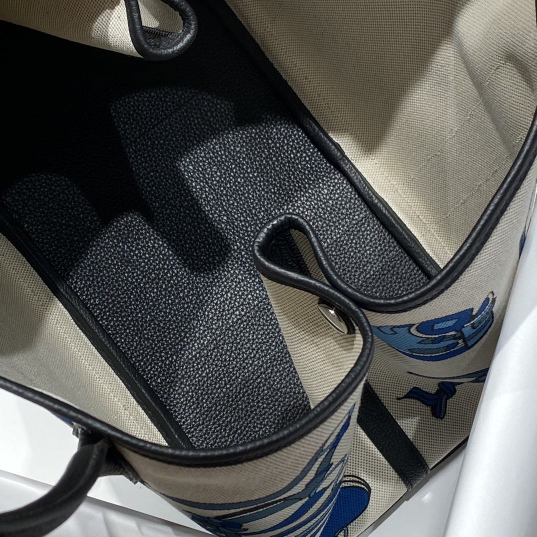 Hermes painted graffiti French fjord imported original cowhide wax thread sewing master craft painted canvas 36*30cm