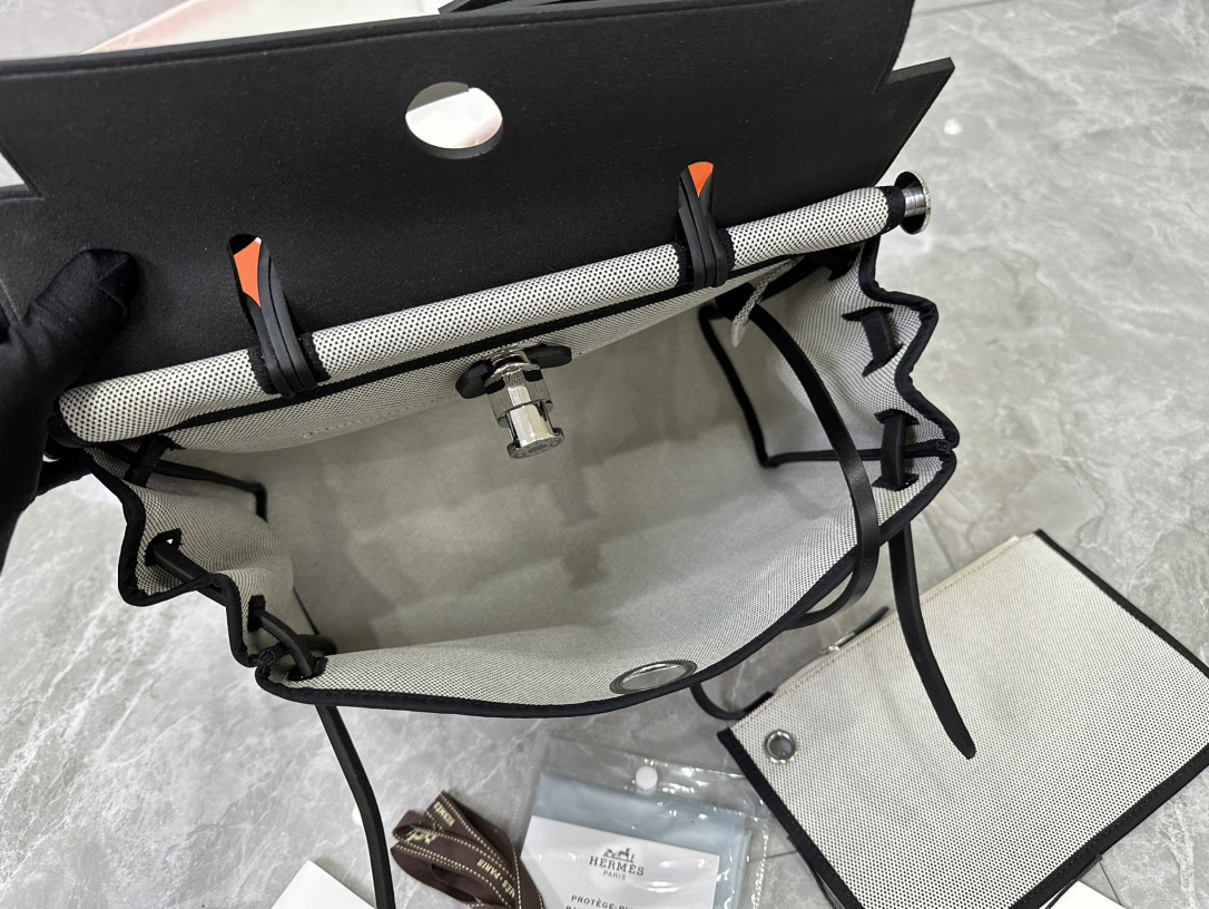 Hermès limited edition color matching Herbag Size: 31cm