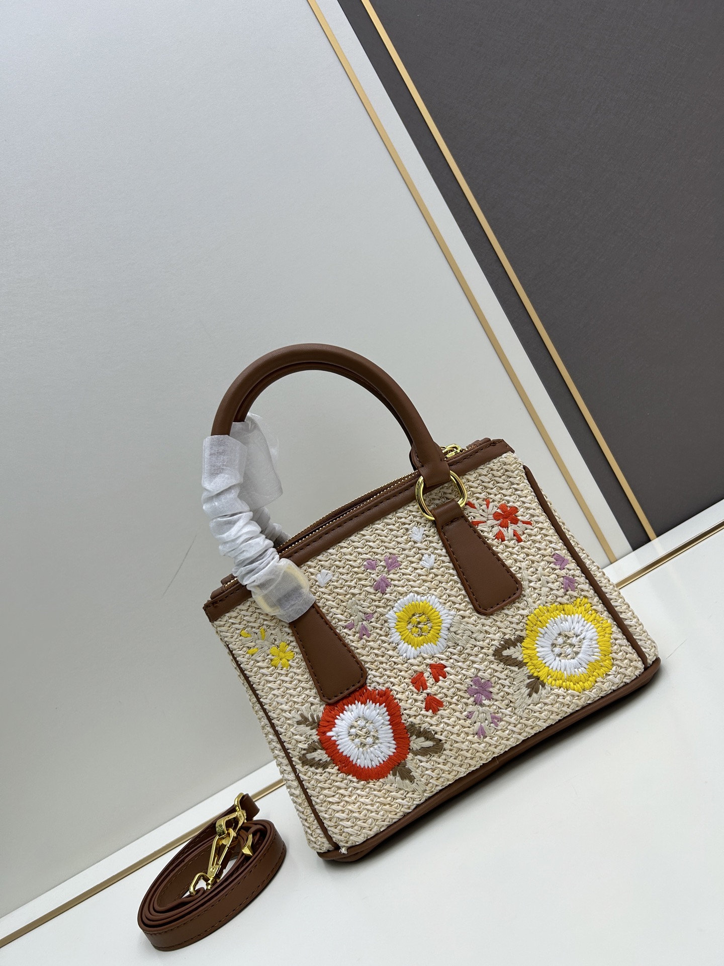 RADA woven handbag! Beautiful straw bag size: 26x17x11, model 2511