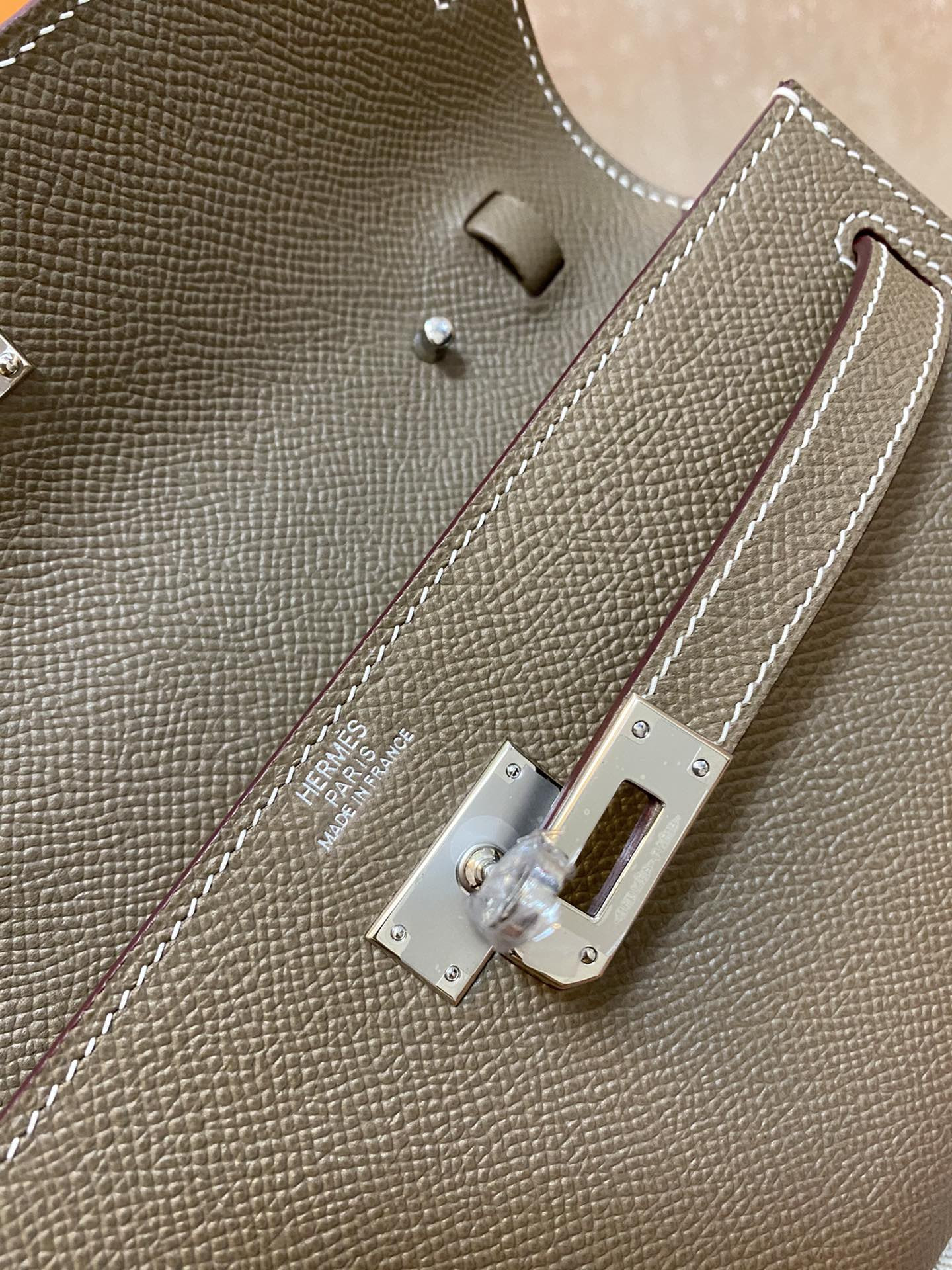 Kelly Classique To Go