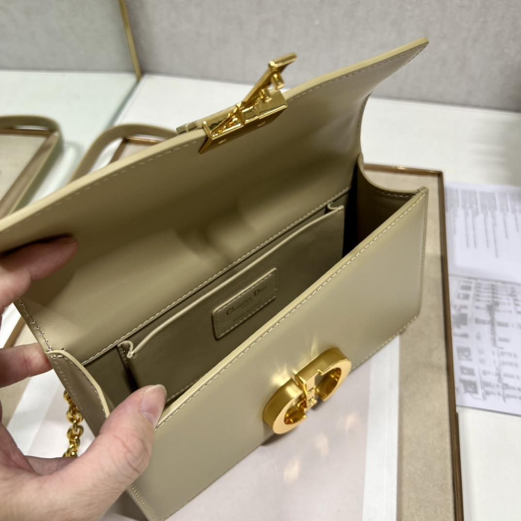 30 Montaigne East-west Bag With Chain