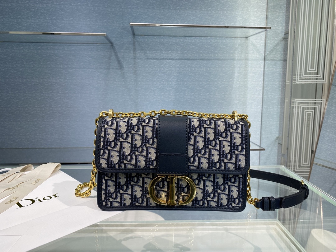 30 Montaigne Chain Bag