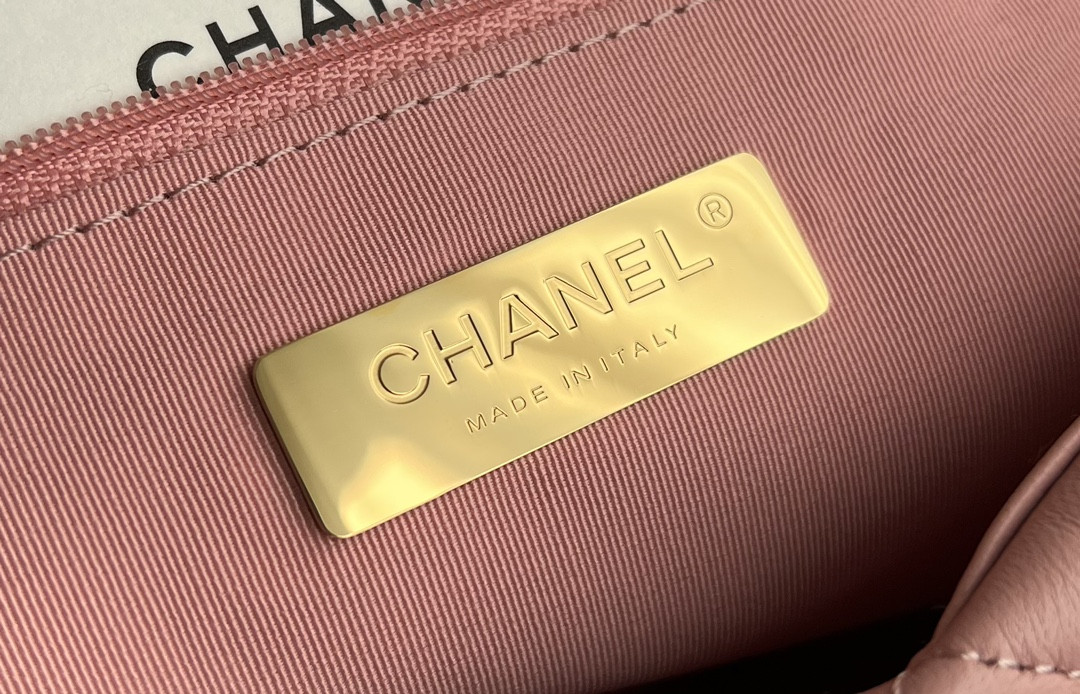 Chanle 19 Handbag