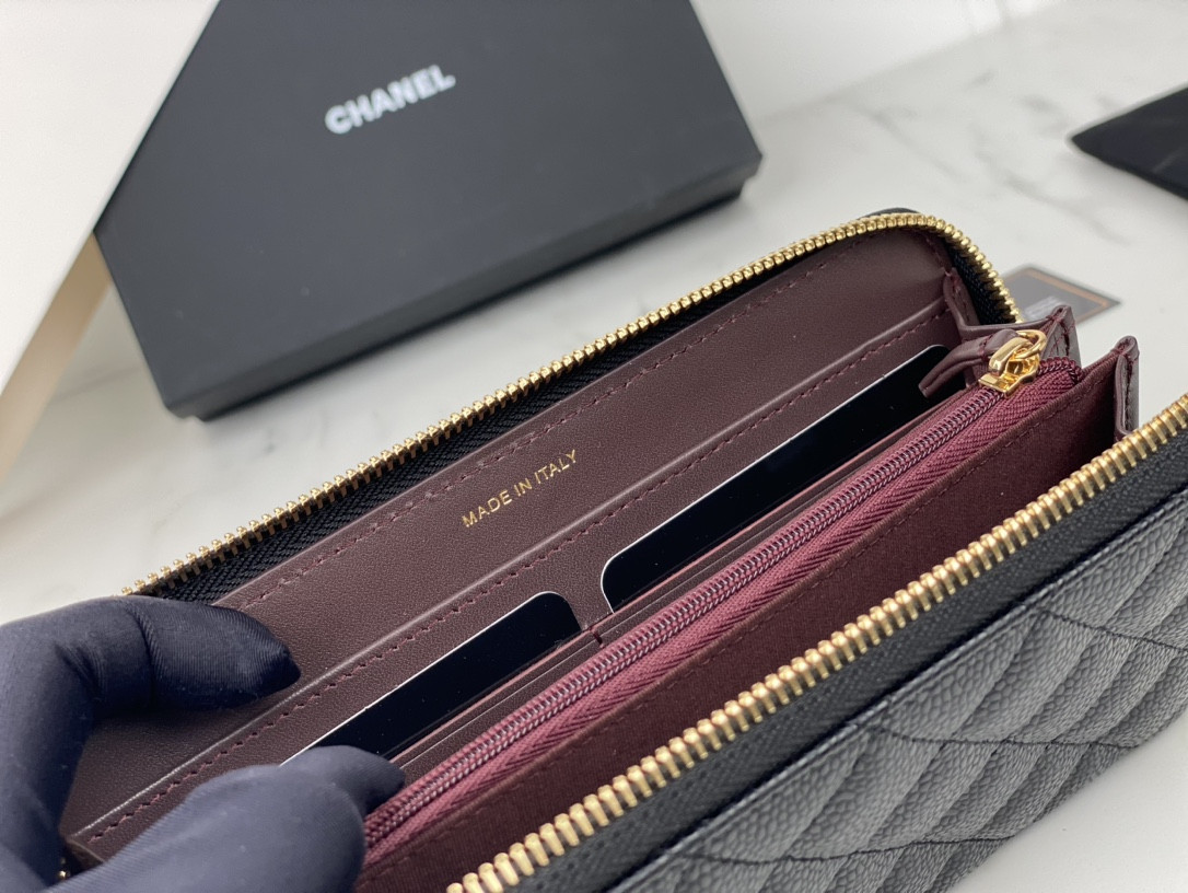 Chanle Zipped Wallet