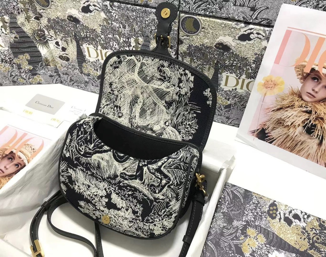 Medium Dior Bobby Bag