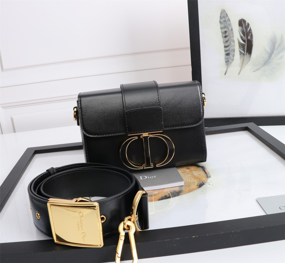 30 Montaigne Box Bag