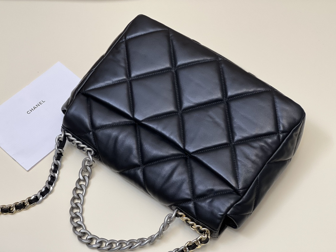 Chanle 19 Large Handbag