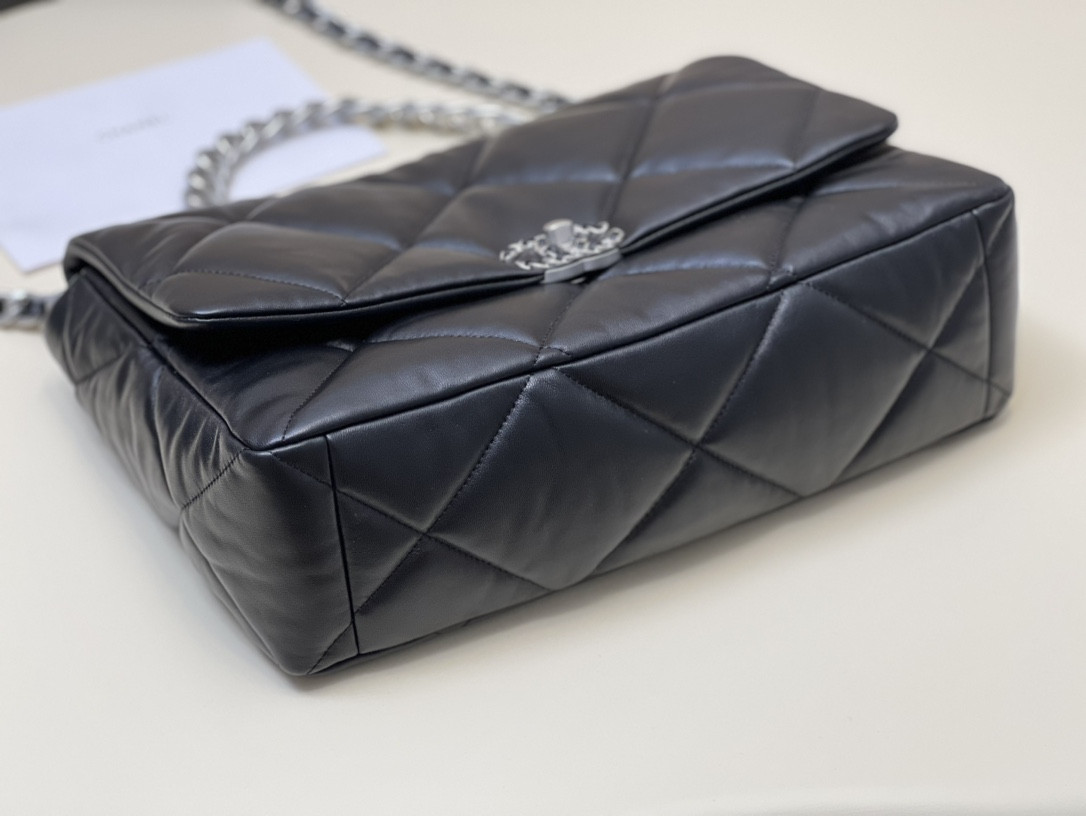 Chanle 19 Large Handbag